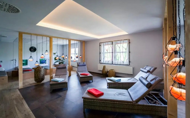 Bernstein Acamed Resort