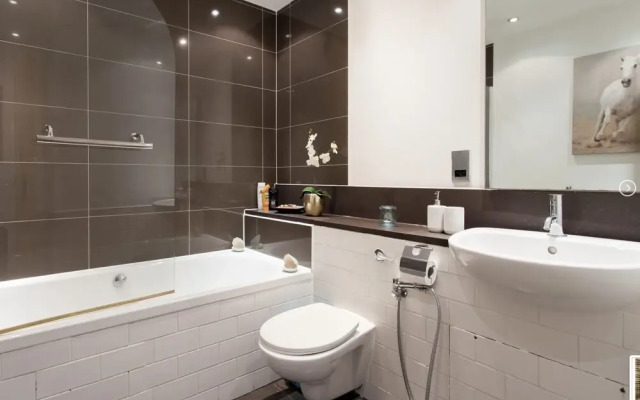 Oxford Street Apartment