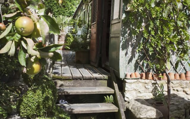 Helmsley Garden Cottage & Railway Carriage