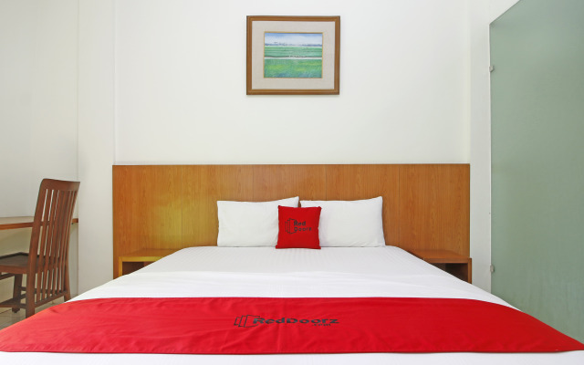 RedDoorz @ Turangga Sari