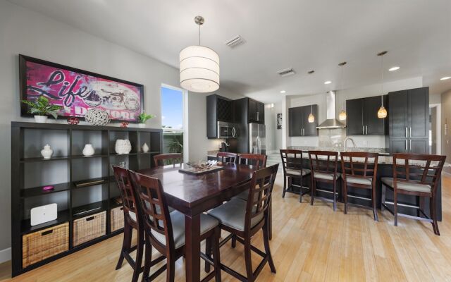 Miramar Beach House - Four Bedroom Home