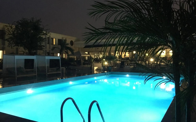 Apple Hotel