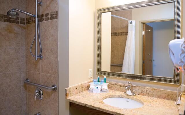 Holiday Inn Express Devils Lake by IHG