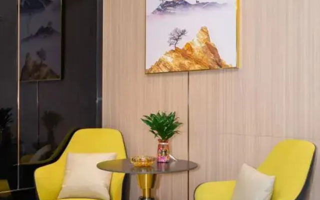 ELONG DELUXE HOTEL（Lingui District Government Store）