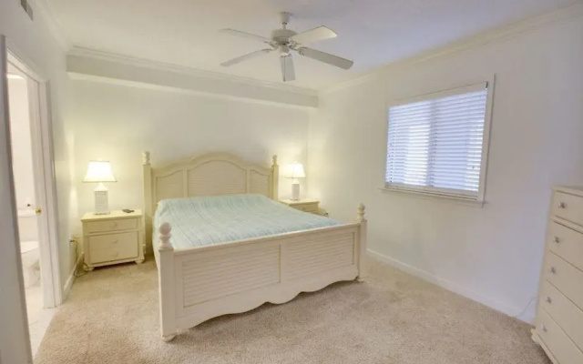 Astoria 205 - 2 Br Condo