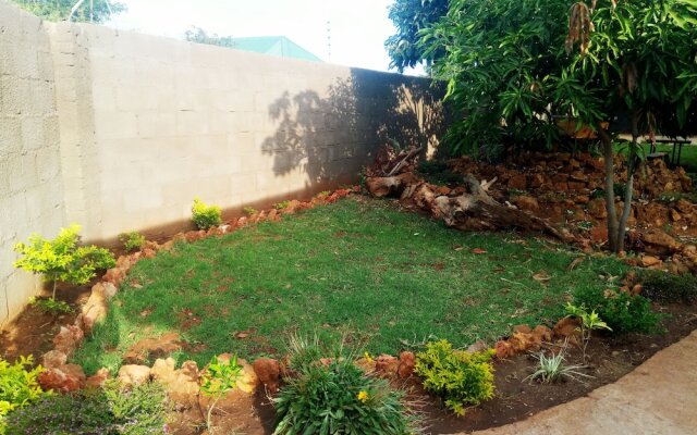 Losin Guest House