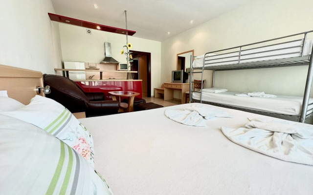 Menada Miramar Palace Apartments