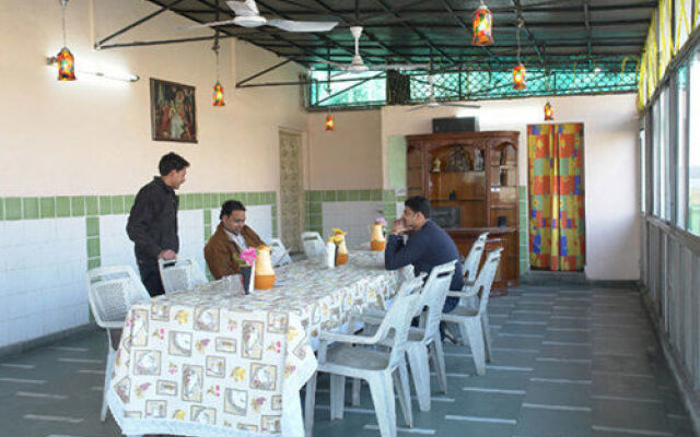 Hotel Jyoti Deluxe