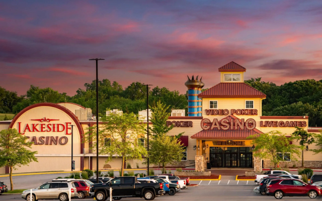 Lakeside Hotel Casino, a Travelodge by Wyndham