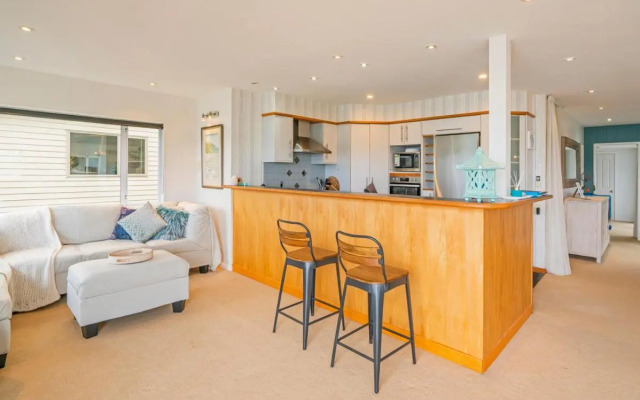 Seaview Serenity- Whitianga Holiday Home