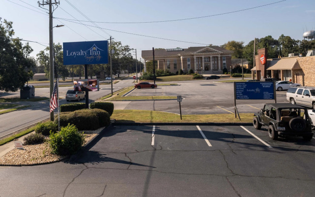 Loyalty Inn Hawkinsville