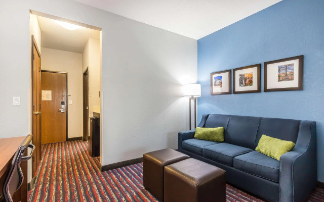 Comfort Suites St Charles - St Louis