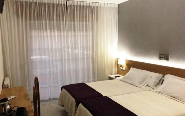 Hotel Riveiro II