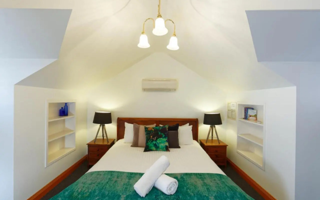 54 on Bank – Guest Rooms – Port Fairy