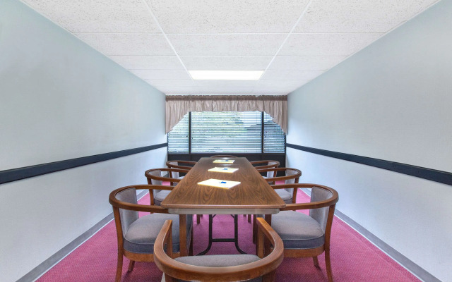 Travelodge by Wyndham Depoe Bay