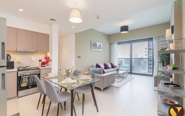 Luxury 2BR in ACT 1 Near Dubai Mall