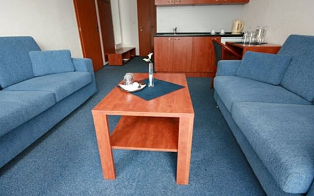Econo Hotel