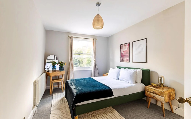 Lovely Bishops Park Flat