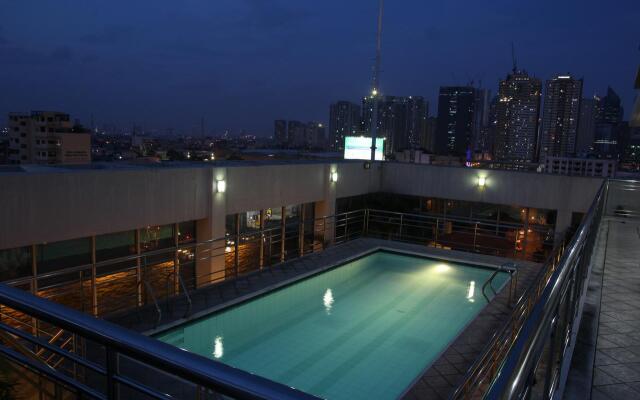 Herald Suites Solana