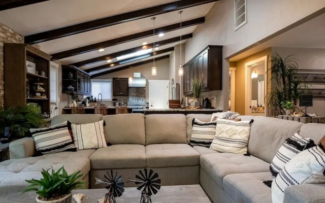 Jacksonville Creekside Inn