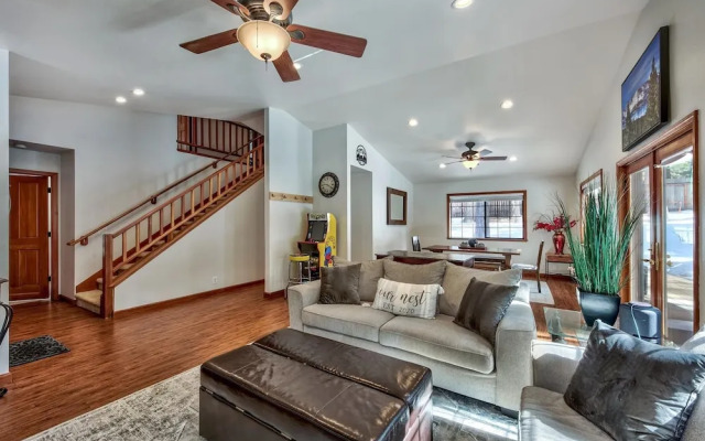 1760t Thunderbird Cabin 3 Bedroom Home