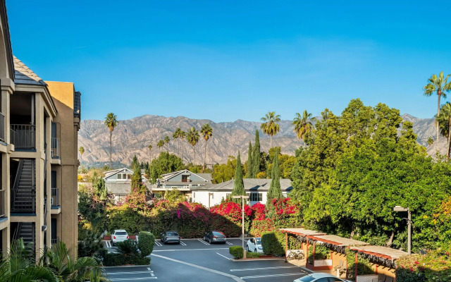 Howard Johnson by Wyndham Pasadena