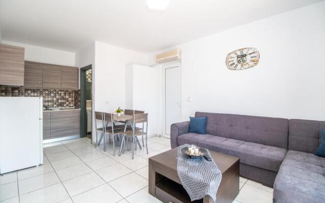 Toulas Studios & Apts No2