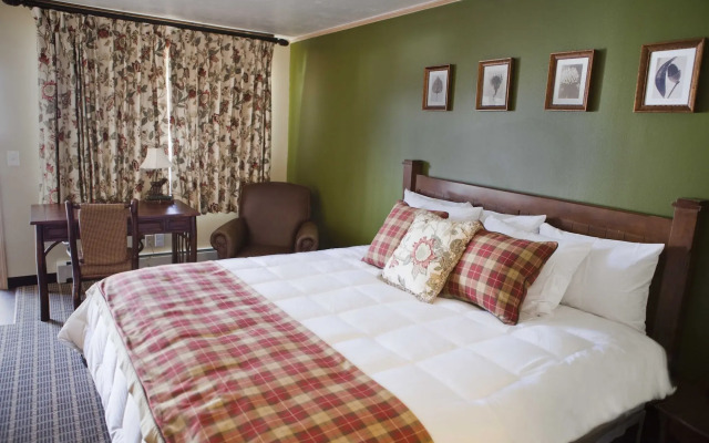 The Inn at Tomichi Village