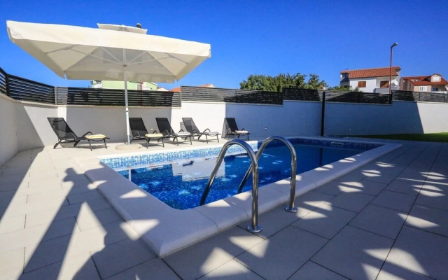 Kreso - With Pool - H