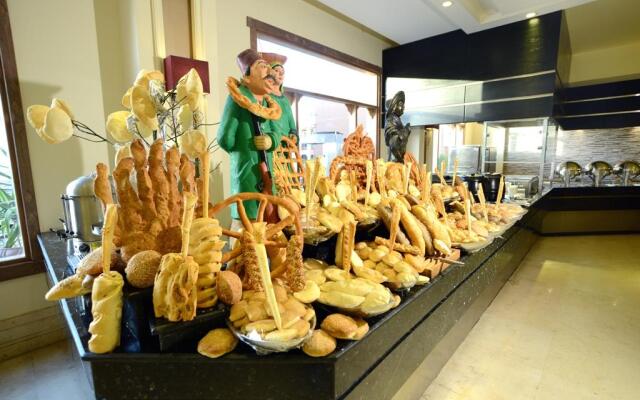 Charmillion Club Aqua Park