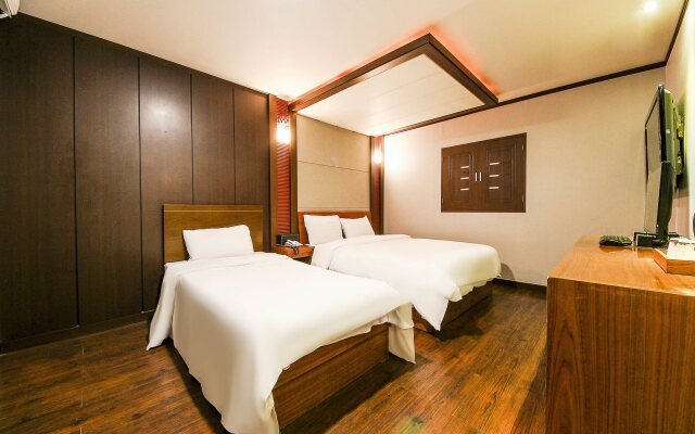 J Hotel Suwon