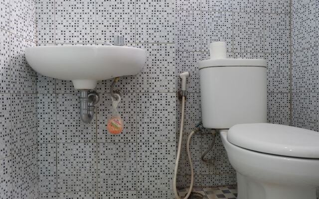 Nice And Strategic Studio Kebagusan City Apartment