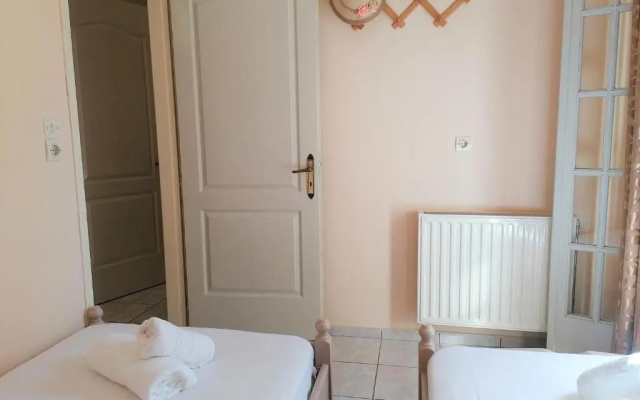 Dimitra's Comfort Family Apartment