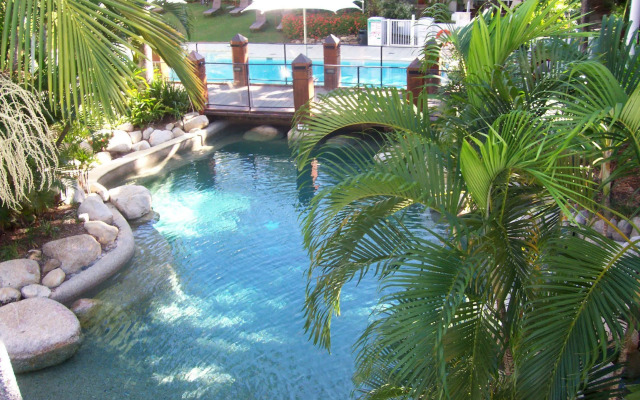 Alamanda Palm Cove by Lancemore