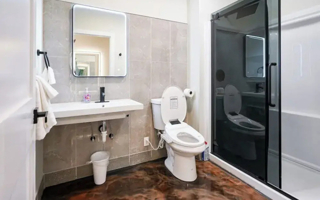 461 Melwood Suites Unit 102  Studio