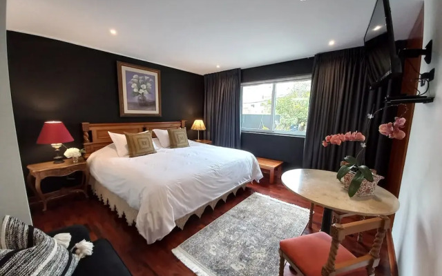 Ana Frank Boutique Hotel