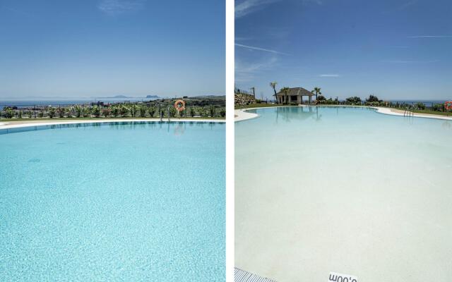 LAE23i- Apotel Estepona Hills by roomservices
