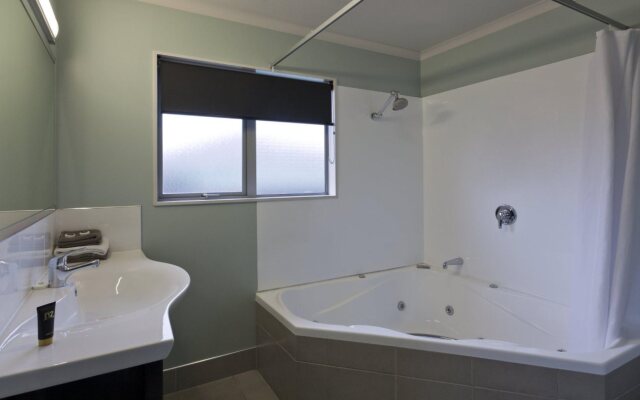 Best Western Aveda Motor Lodge