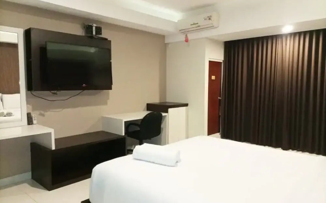 Luxurious Studio At Mataram City Apartment