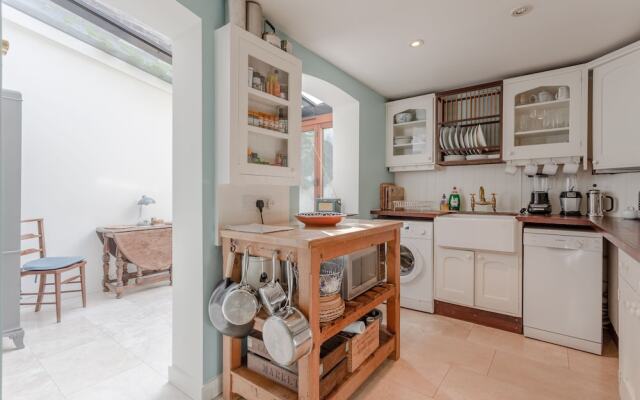 1 Bedroom Apartment in Kennington With Garden