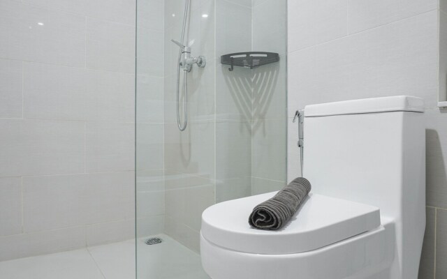 Cozy and Nice Studio at Daan Mogot City Apartment