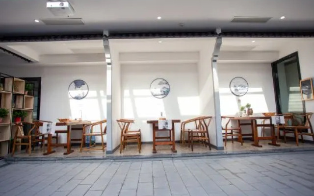 Tongren Jinyue Hotel (Fanjingshan Avenue Jiuyicheng Fangyuanhui Branch)