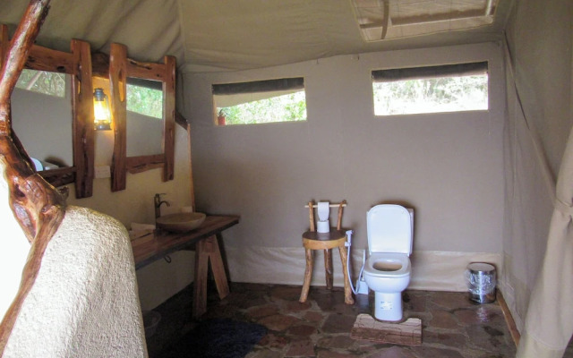 Ahadi Mara Camp