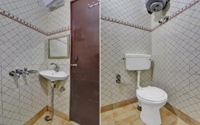 OYO 92514 Savitri Hotel Nand Palace