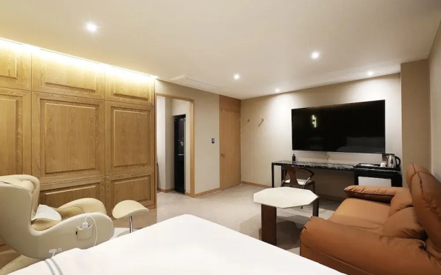 Mari Hotel Chungju