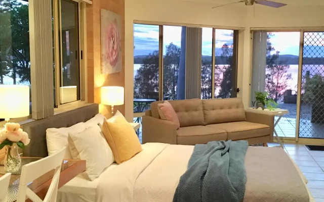 SilverWaters Waterfront Accommodation