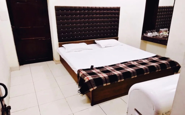 Roop Guest House