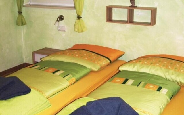 Stunning Home in Berlin With 4 Bedrooms, Sauna and Wifi