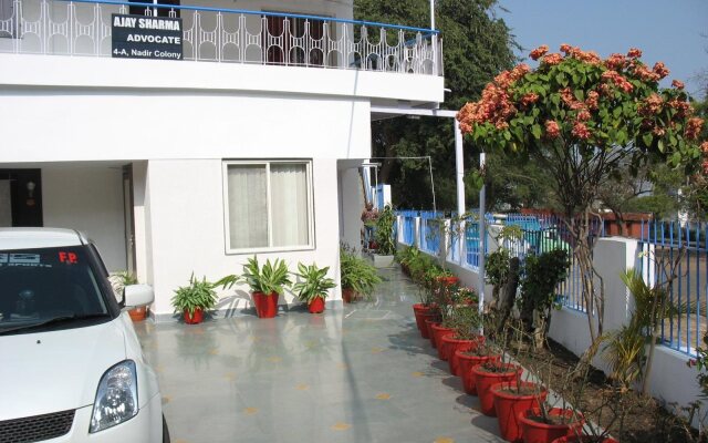 Fabhotel Smriti Star service apartment