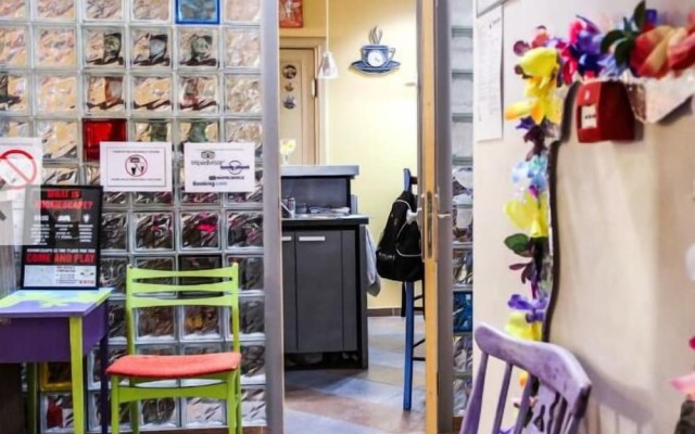 Varad Inn Hostel and Cafe